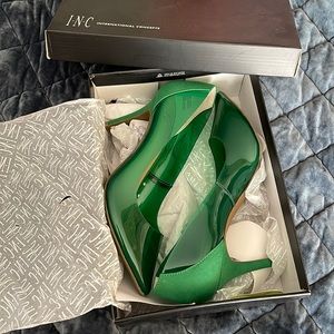 INC Green vinyl and faux suede heels size 8.5